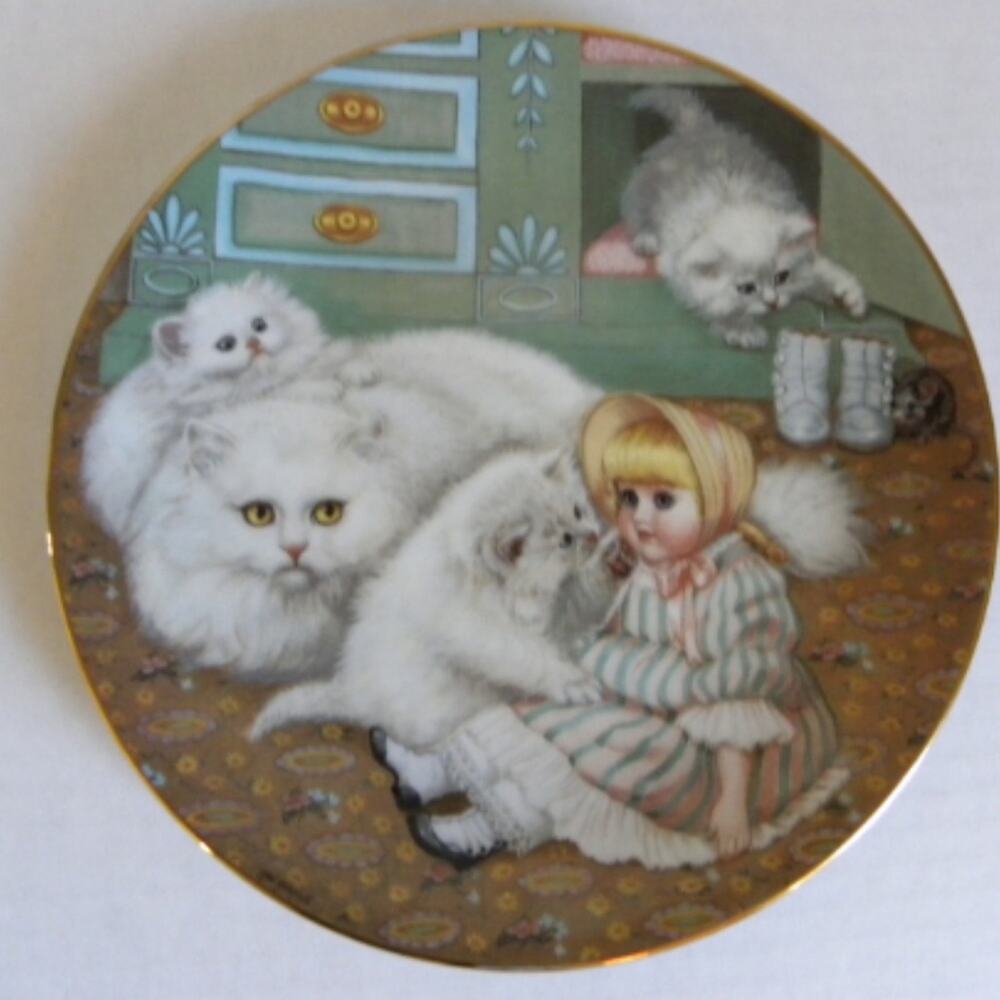 Vintage Country Kitties by Gre Gerardi White Cats and Doll Porcelain Plate 1988 - Picture 2 of 4